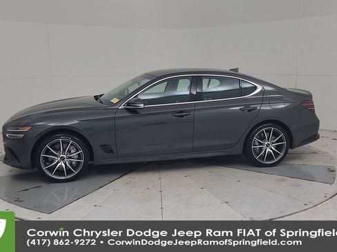 Used 2025 Genesis G70 2.5T image 8