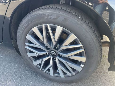 Used 2025 Nissan Altima 2.5 SV image 24