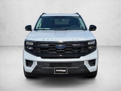 New 2025 Ford Expedition Active image 2
