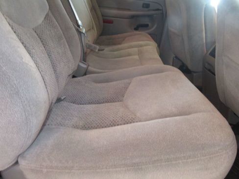 Used 2004 Chevrolet Suburban LS w/ Preferred Equipment Group AWD/4WD image 28