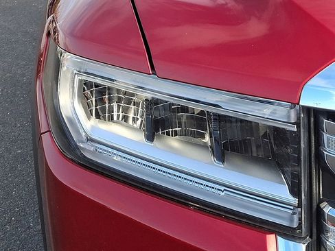 Certified 2023 GMC Acadia SLE image 9