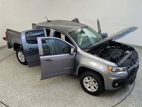 Used 2022 Chevrolet Colorado LT w/ LT Convenience Package AWD/4WD image 17