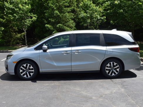 New 2026 Honda Odyssey EX-L image 4