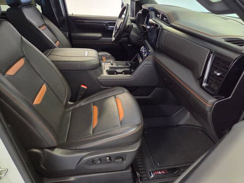 Used 2025 GMC Sierra 2500 AT4 AWD/4WD image 19