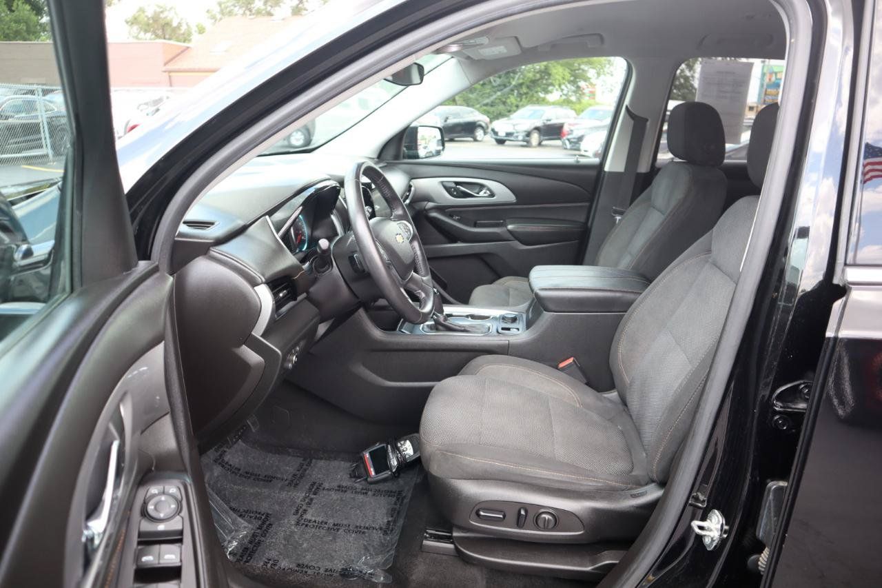 Used 2018 Chevrolet Traverse LT w/ LPO, Floor Liner Package AWD/4WD image 19