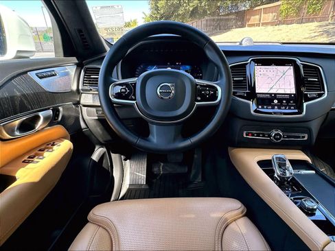 Used 2024 Volvo XC90 T8 Ultimate w/ Lounge Package AWD/4WD image 8