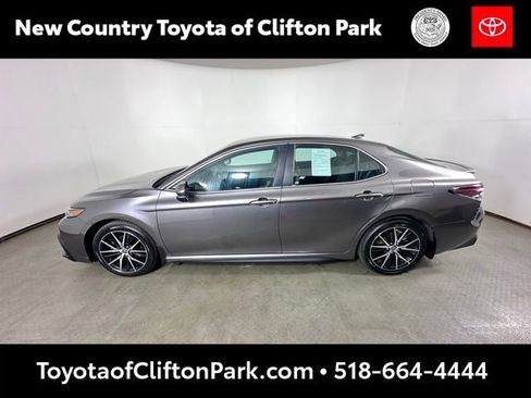 Used 2024 Toyota Camry SE w/ Cold Weather Package image 6