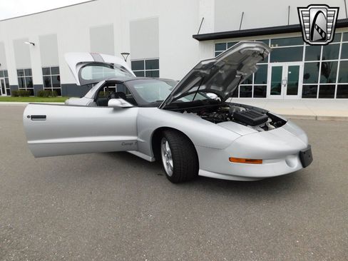 Used 1997 Pontiac Firebird Trans Am image 19