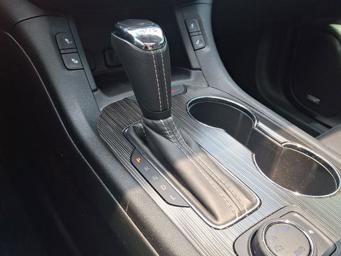 Used 2019 GMC Acadia SLT w/ Black Edition AWD/4WD image 16