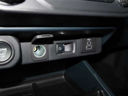 New 2026 Ford Maverick Lariat image 14