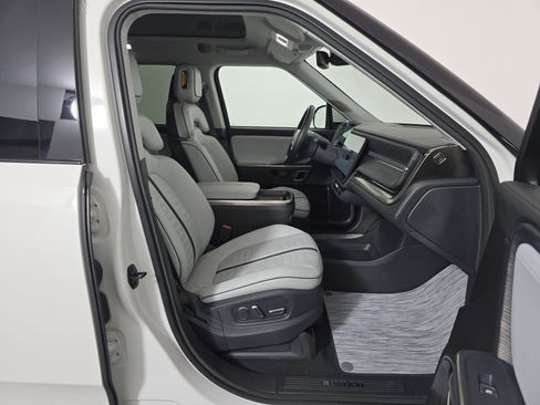 Used 2023 Rivian R1S Adventure AWD/4WD image 24