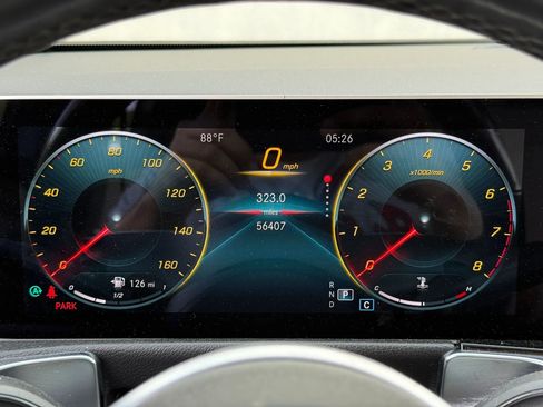Used 2021 Mercedes-Benz GLB 250 4MATIC w/ Premium Package image 16