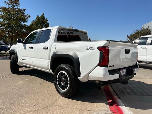 Used 2025 Toyota Tacoma TRD Off-Road image 8