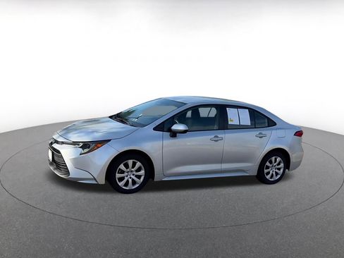 Used 2025 Toyota Corolla LE FWD image 8