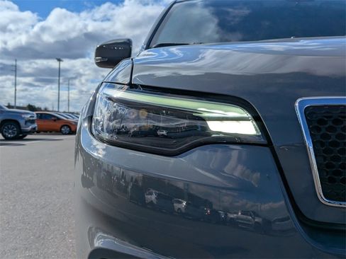 Used 2019 Jeep Cherokee Latitude Plus w/ Cold Weather Group image 41