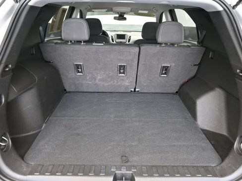 Used 2022 Chevrolet Equinox LS FWD image 28