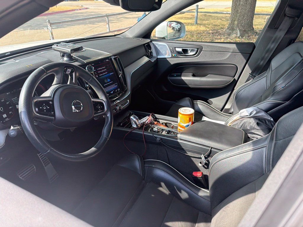 Used 2019 Volvo XC60 T8 R-Design AWD/4WD image 8