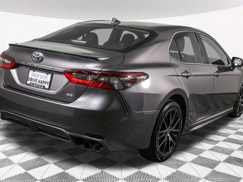 Used 2022 Toyota Camry SE FWD image 13