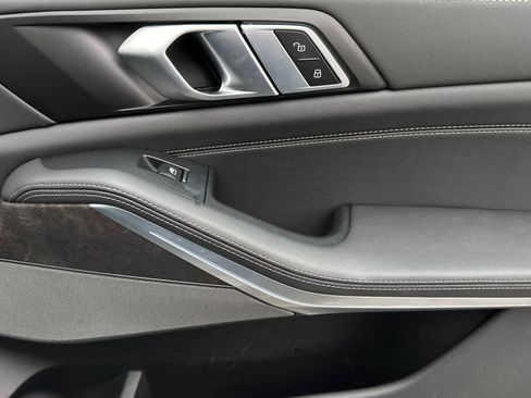 Used 2025 BMW X5 xDrive50e image 19