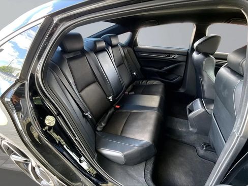 Used 2018 Honda Accord Sport image 22
