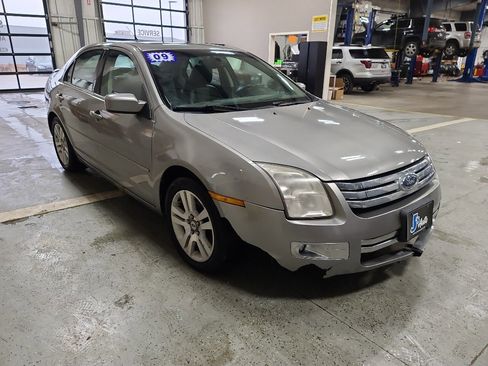 Used 2009 Ford Fusion SEL image 4