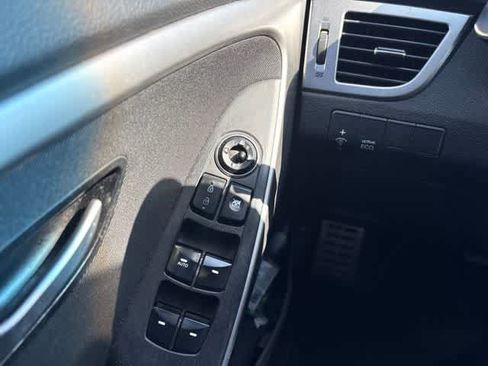 Used 2013 Hyundai Elantra GT w/ Touch & Go Pkg FWD image 22