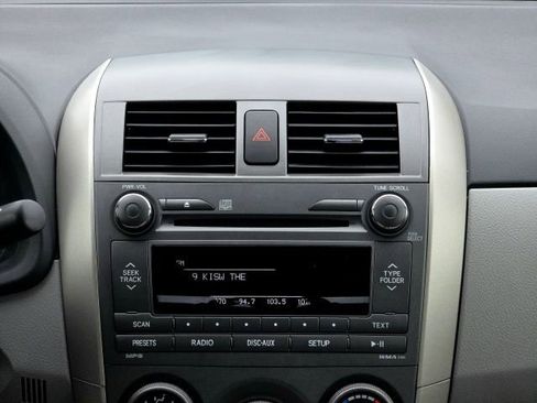 Used 2011 Toyota Corolla LE image 18