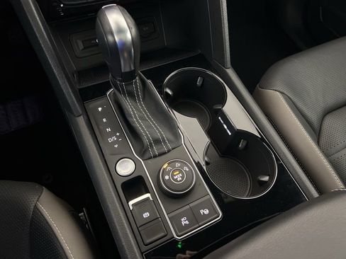 Used 2021 Volkswagen Atlas Cross Sport SEL Premium image 23