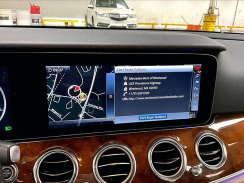 Used 2018 Mercedes-Benz E 400 4MATIC Sedan image 29