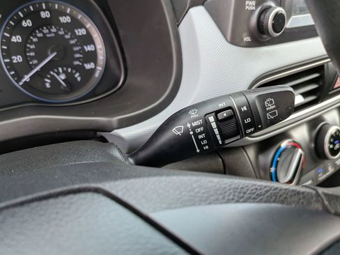 Used 2019 Hyundai Kona SE AWD/4WD image 42