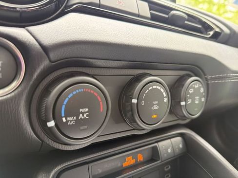 New 2026 MAZDA MX-5 Miata Club w/ Interior Package RWD image 19