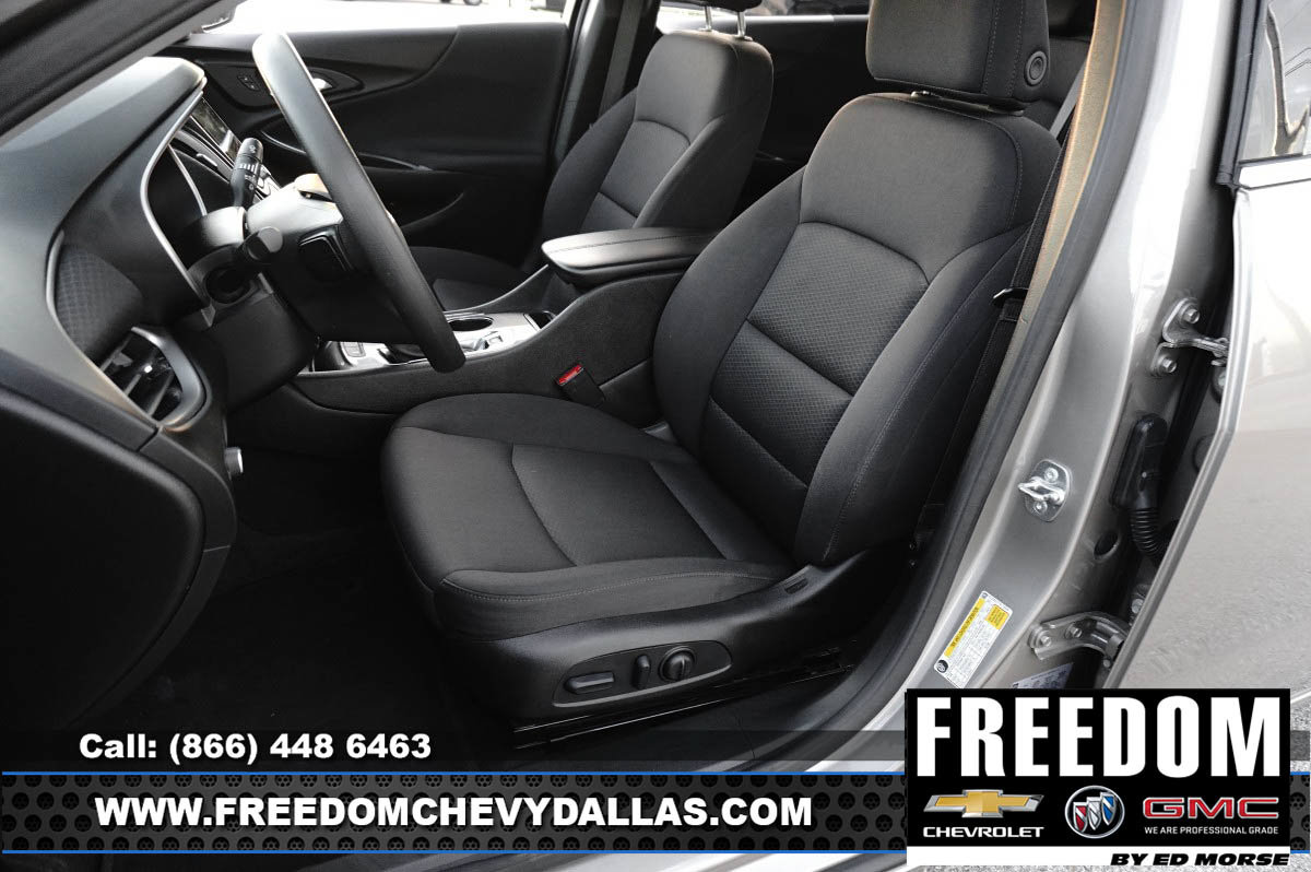 Used 2025 Chevrolet Malibu LT FWD image 9