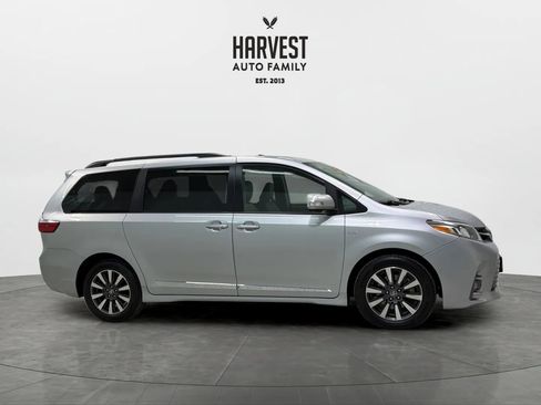 Used 2019 Toyota Sienna Limited Premium AWD/4WD image 9