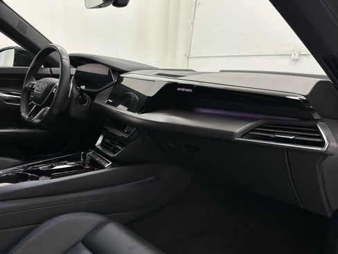 Used 2022 Audi e-tron GT Prestige w/ Prestige Package AWD/4WD image 17