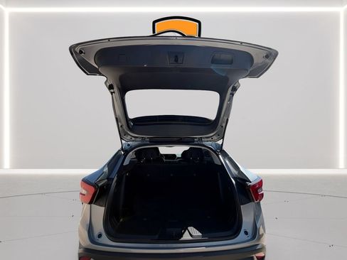 Used 2025 Chevrolet Trax LT FWD image 5