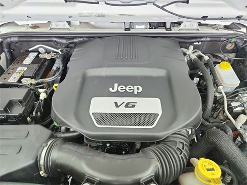 Used 2018 Jeep Wrangler Unlimited Sport S image 17