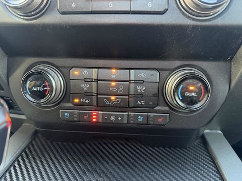 Used 2019 Ford F150 Raptor w/ Equipment Group 802A Luxury image 18