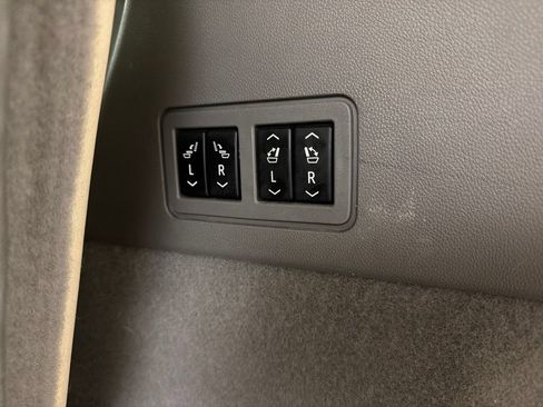 Used 2020 Cadillac XT6 Premium Luxury AWD/4WD image 34
