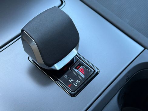 Used 2025 Land Rover Discovery Sport S AWD/4WD image 18