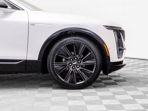 Certified 2024 Cadillac Lyriq Sport w/ Nappa Leather Package image 39