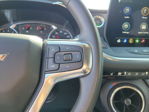 Used 2025 Chevrolet Blazer LT FWD image 23
