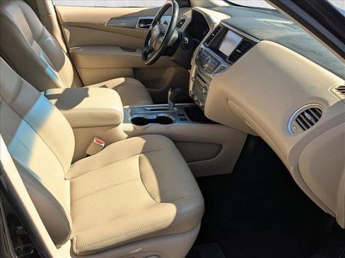 Used 2019 Nissan Pathfinder SL image 22