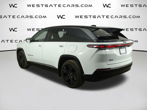 Used 2024 Jeep Wagoneer Launch Edition image 5