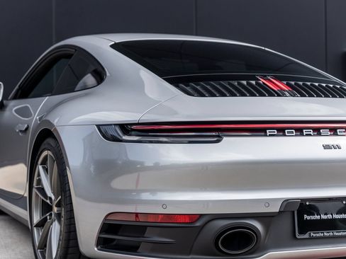 Certified 2024 Porsche 911 Carrera 4 AWD/4WD image 14