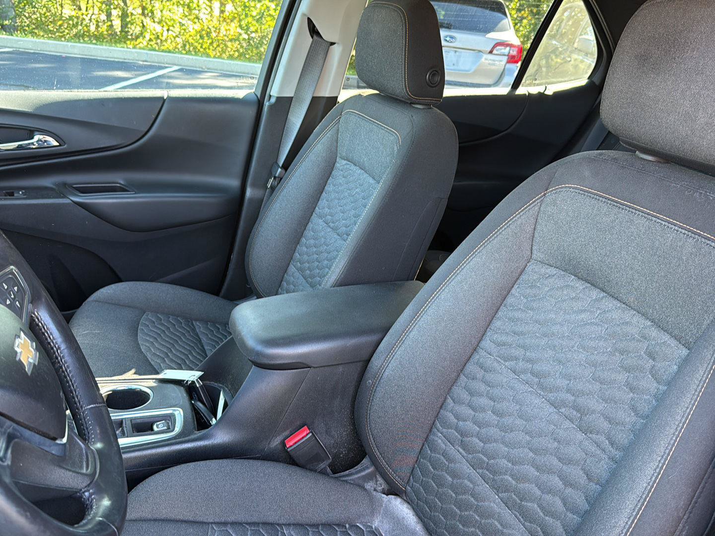Used 2019 Chevrolet Equinox LT w/ Driver Convenience Package FWD image 9