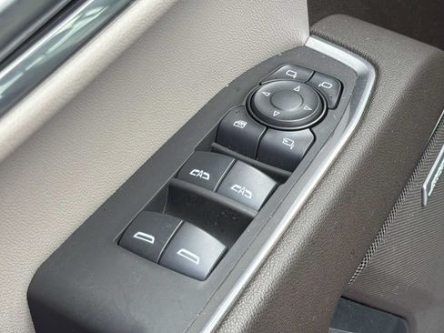Used 2025 GMC Sierra 1500 SLT w/ SLT Premium Plus Package AWD/4WD image 18