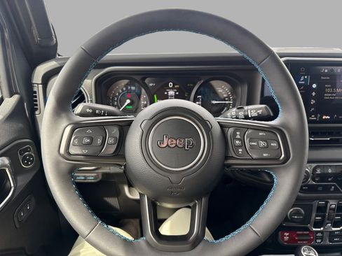 Used 2025 Jeep Wrangler Unlimited Rubicon 4xe w/ Safety Group AWD/4WD image 15