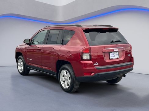 Used 2016 Jeep Compass Latitude image 11