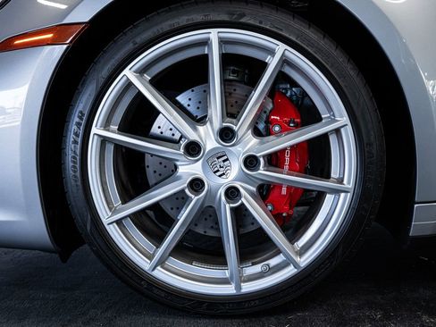 Used 2024 Porsche 911 Carrera 4S image 17