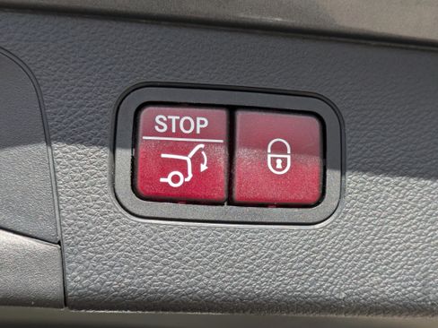 Used 2019 Mercedes-Benz GLC 300 image 14